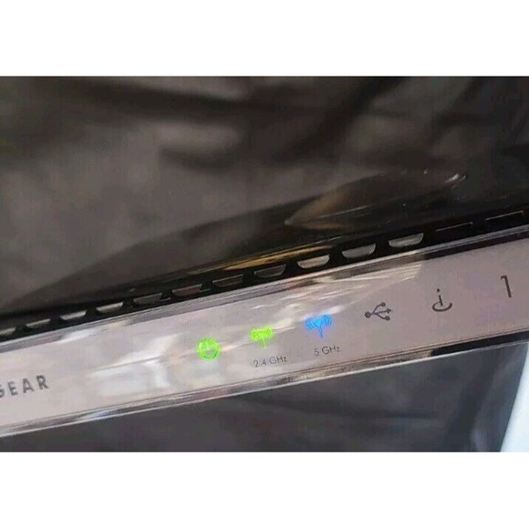 Rarely Used Netgear N600 Wireless Dual Band Router - WNDR3400 Life Warranty - Picture 7 of 7